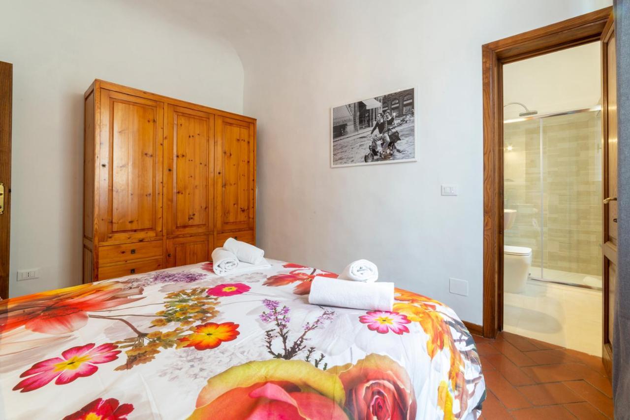 110 Sqm Apartment 6 Sleeps In Santa Croce Florens Exteriör bild