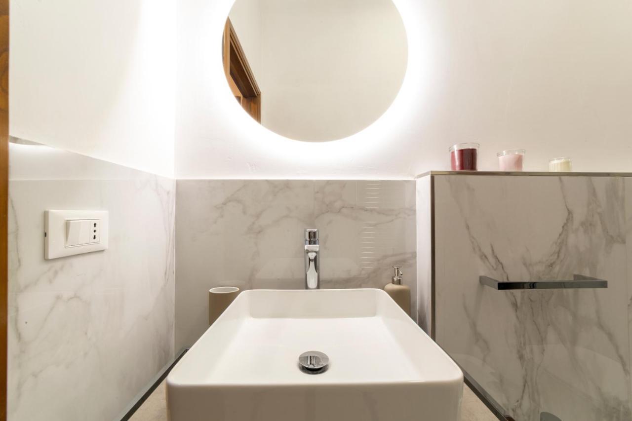 110 Sqm Apartment 6 Sleeps In Santa Croce Florens Exteriör bild