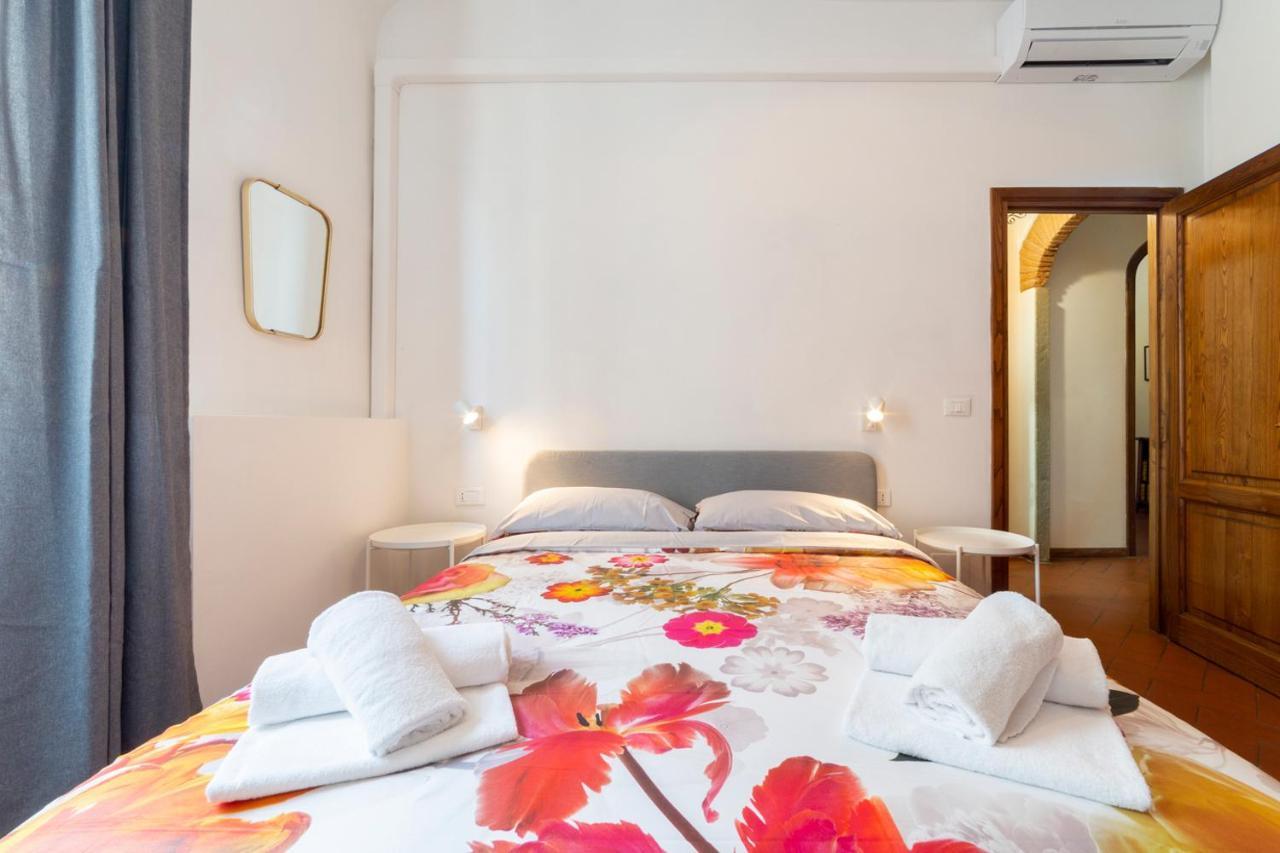 110 Sqm Apartment 6 Sleeps In Santa Croce Florens Exteriör bild
