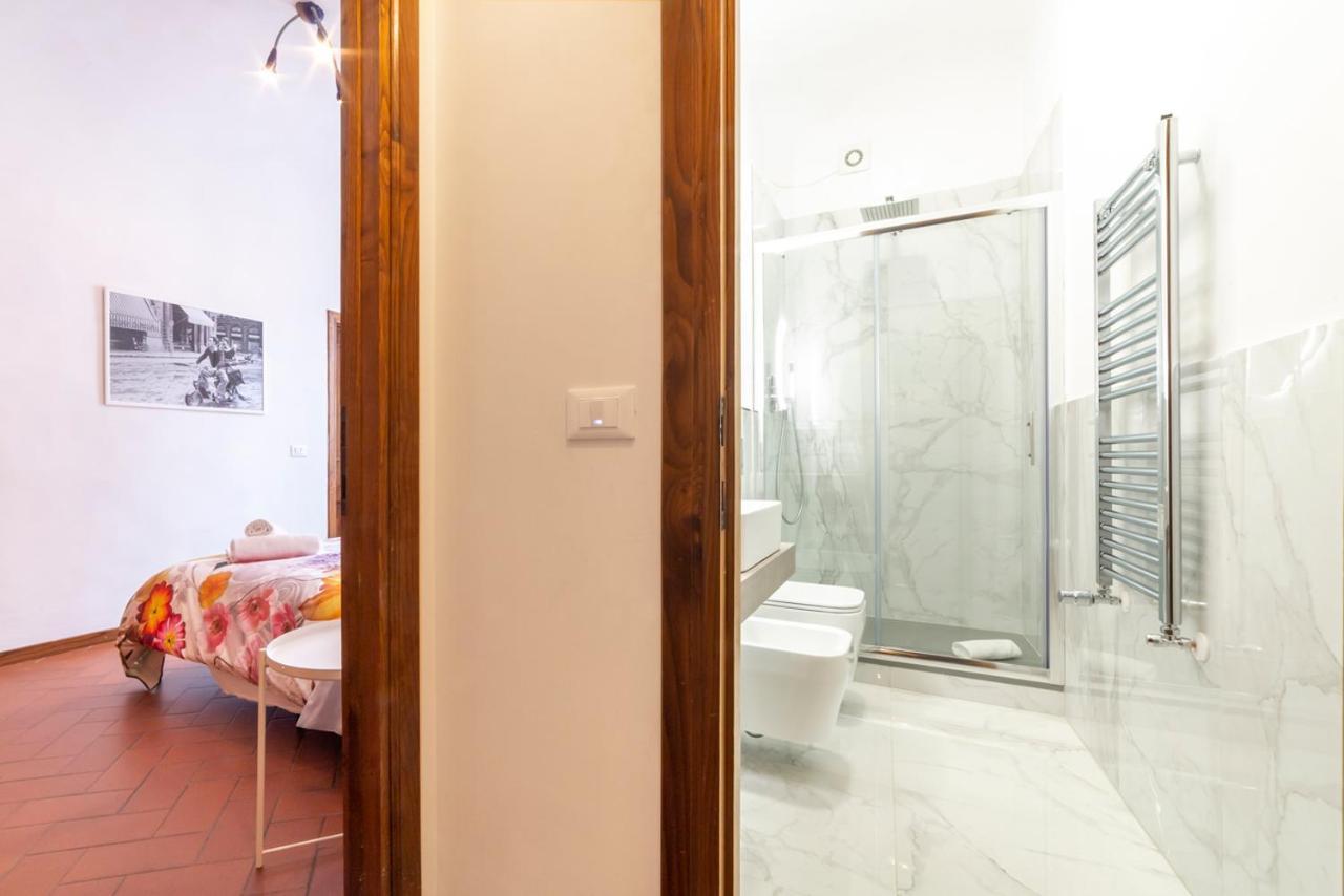 110 Sqm Apartment 6 Sleeps In Santa Croce Florens Exteriör bild